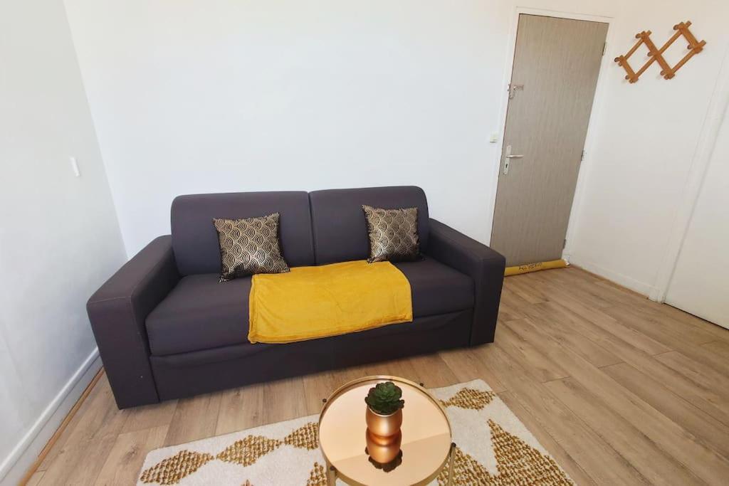 Le Petit Studio Senlisien Apartment ซ็องลิส ภายนอก รูปภาพ